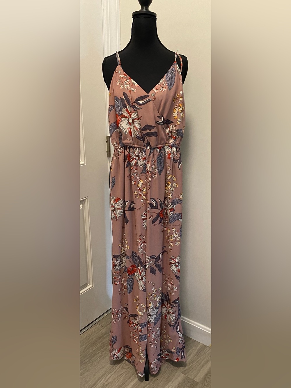 Active USA Mauve Floral Wrap-Front Wide-Leg Jumpsuit Size Small New - Picture 2 of 8